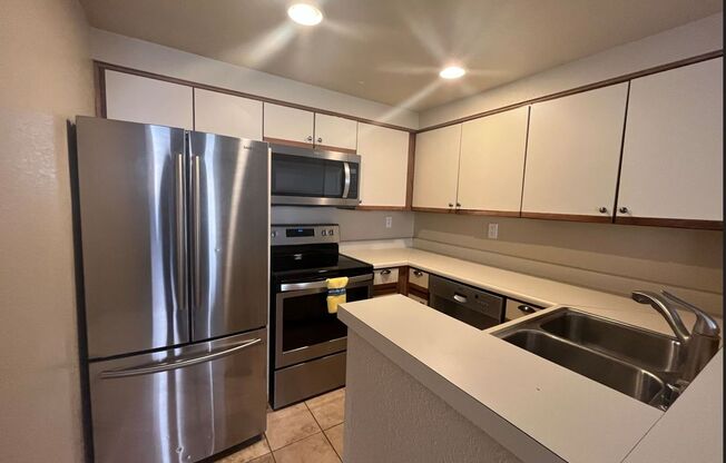 Gorgeous 2BR/2.5BA Condo in University City/Golden Triangle