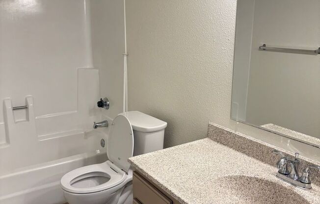 **GREAT 2 BEDROOM/2 BATHROOM/GATED CONDO IN MESA (MAIN ST & DOBSON RD)**
