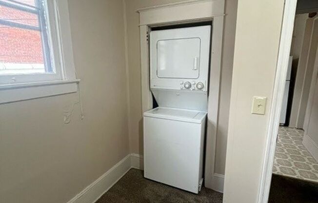 1 bed, 1 bath, $750, Unit APT 2