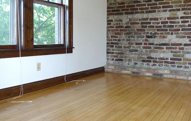 1 bed, 1 bath, 420 sqft, $950, Unit 19 - 305