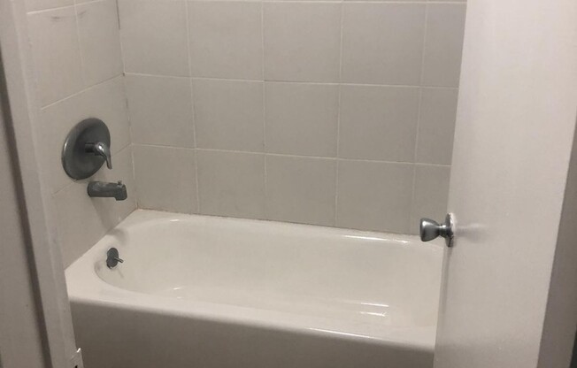 1 bed, 1 bath, 650 sqft, $1,695, Unit 135