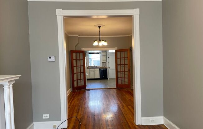 2-Bedroom on Patterson Park in Highlandtown - Vintage Charm