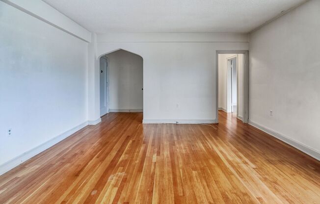 Spacious 1BR/1BA in Fabulous Cathedral Heights neighborhood!