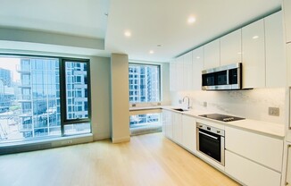 Studio, 1 bath, 525 sqft, $3,900, Unit 721