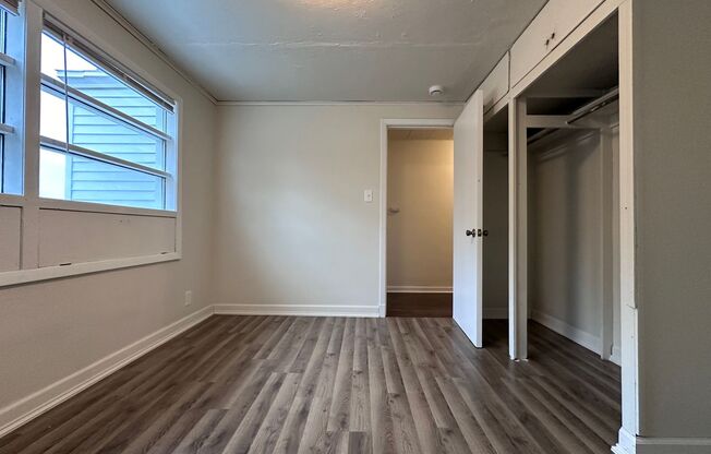 4 beds, 1 bath, $1,045, Unit Lower