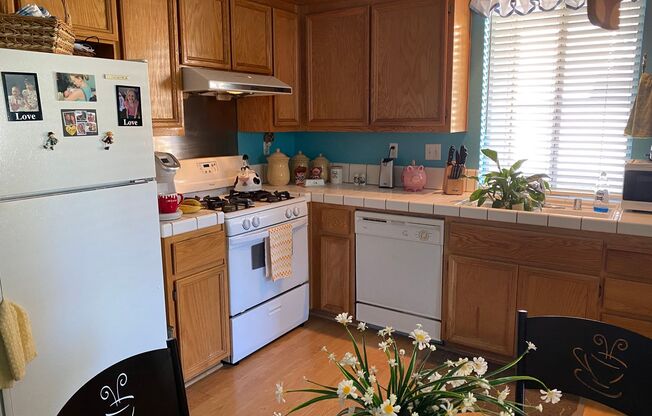 Beautiful 3BR/2.5BA Townhome Near Communication Hill