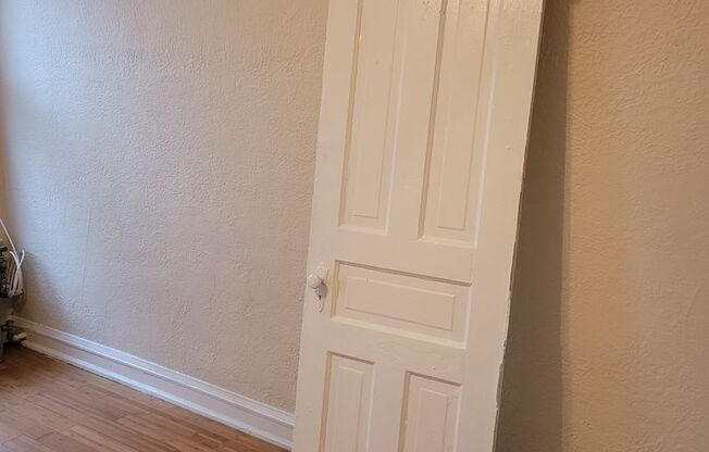 Studio, 1 bath, $675, Unit 8