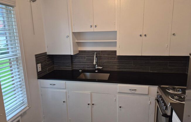 1 bed, 1 bath, 691 sqft, $1,410, Unit 60
