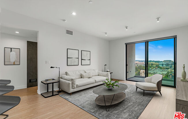 2 beds, 2 baths, 1,058 sqft, $5,495, Unit 621
