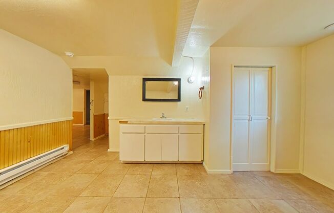 3 Bedroom 4-Plex ~ Close to Campus