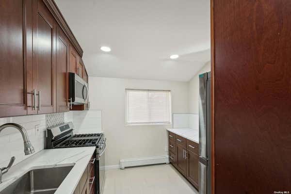 3 beds, 2 baths, 924 sqft, $2,800