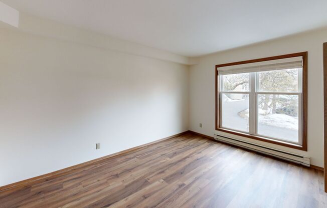 2 beds, 1 bath, 950 sqft, $1,695, Unit 584DA