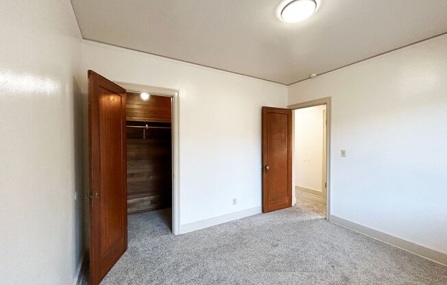 2 beds, 1 bath, 876 sqft, $1,995, Unit Court - D