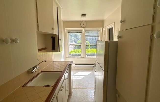 1 bed, 1 bath, 710 sqft, $1,775, Unit 102