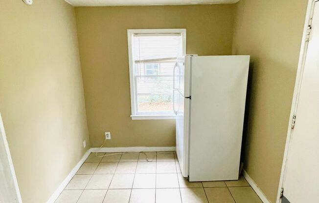 ** 2 Bed 1 Bath located in Chisholm ** Call 334-366-9198 for a self showing