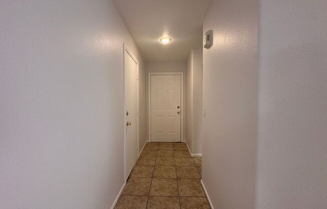 3 bed house with new laminate flooring and fresh paint!