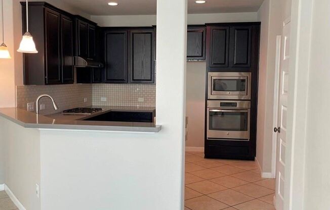 Fabulous 4-bedroom duplex in the heart of Lakeway!