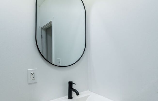 3 beds, 2 baths, 1,015 sqft, $1,890, Unit 14