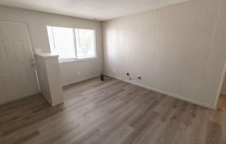 2 beds, 1 bath, $1,900, Unit # 7