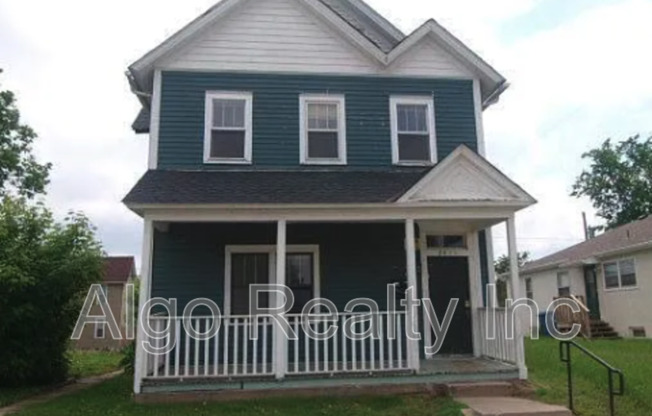 2411 GOLDEN VLY RD