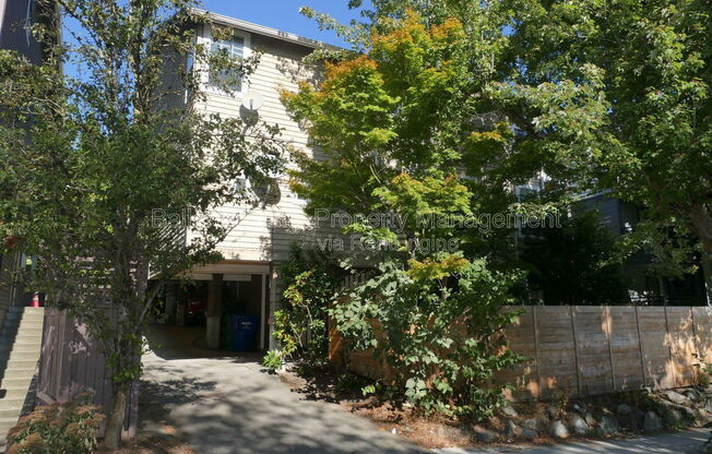 2614 E. Madison St