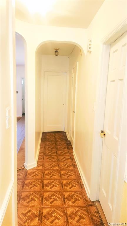 2 beds, 1 bath, 2,332 sqft, $3,000