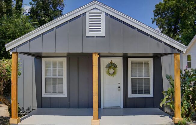 2 beds, 1 bath, 770 sqft, $1,250, Unit 4615 E 4th Place
