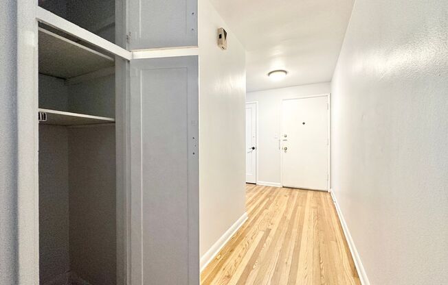1 bed, 1 bath, 770 sqft, $2,095, Unit Hamrick 106