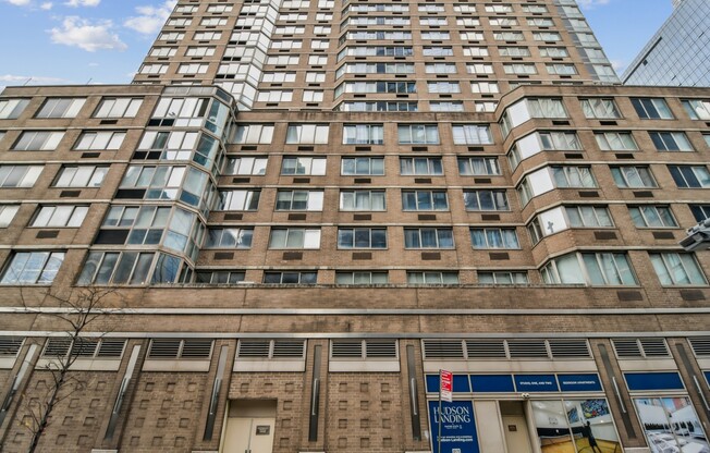1 bed, 1 bath, 516 sqft, $4,000, Unit 17B