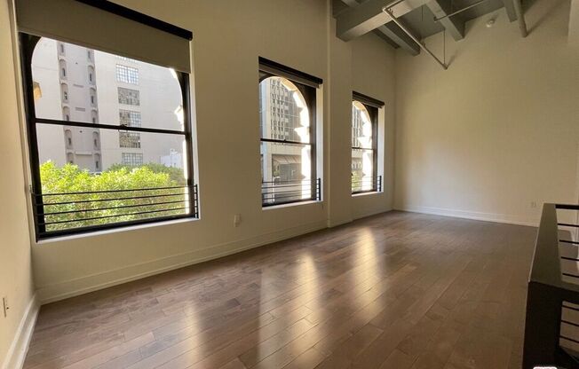 1 bed, 1.5 baths, 1,024 sqft, $3,542, Unit 304