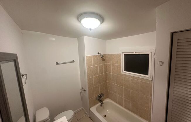 2 beds, 1 bath, $1,400