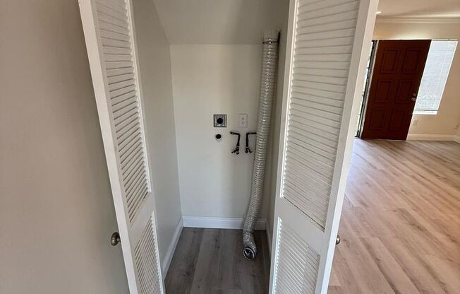 2 bedroom 1.5 Bath Upgraded Townhome