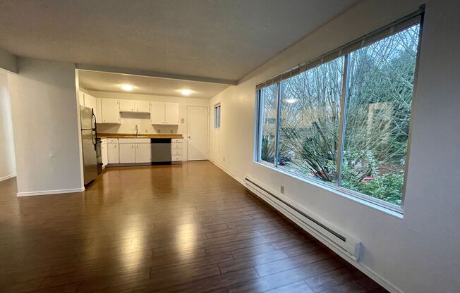 2 beds, 1 bath, $2,100