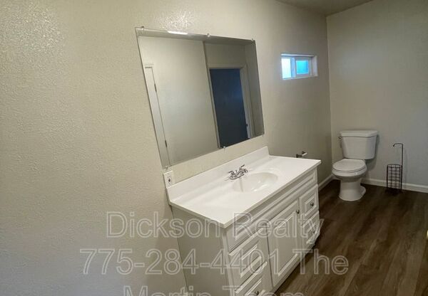 2 beds, 1 bath, 800 sqft, $1,600