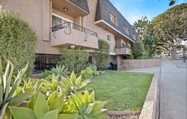 The Juanita Villa Townhomes