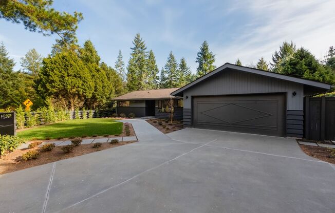 3Bd/1.75Ba Shoreline House