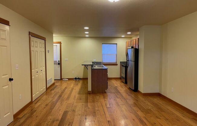 2 beds, 1.5 baths, 1,089 sqft, $2,200, Unit Unit D