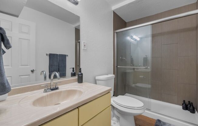 2 beds, 1 bath, 850 sqft, $1,750, Unit 12