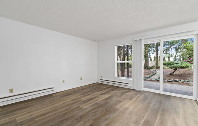 2 beds, 1 bath, 860 sqft, $1,750, Unit 23