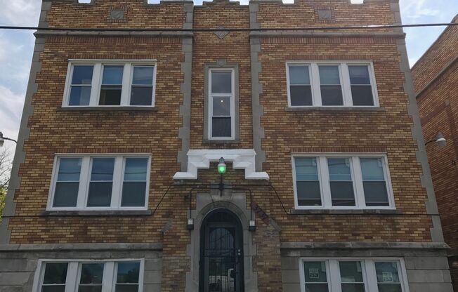 Updated 1 Bed 1 Bath near Midtown