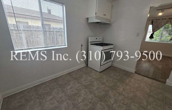 2 beds, 1 bath, 800 sqft, $2,295