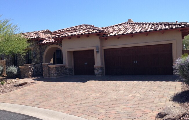 BEAUTIFUL HOME IN DESIRABLE LAS SENDAS!!