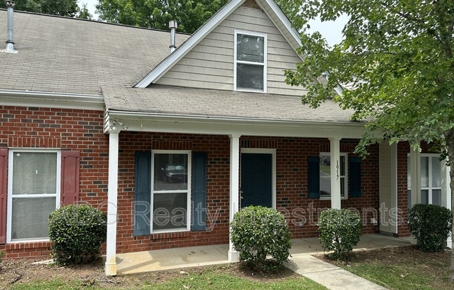 1917 BUTTERFLY LN