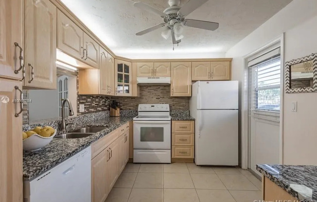 232 NE 12th Ave