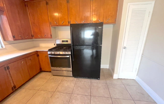 504 W F ST