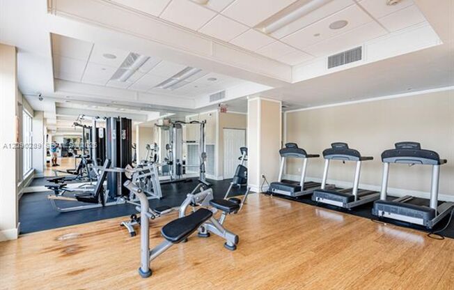 2 beds, 2 baths, $3,500, Unit # 1401 W