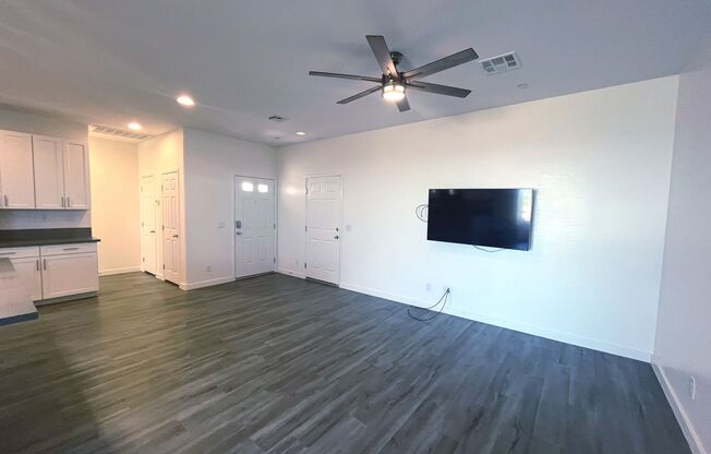 Single-story 1326 sq ft, townhome built in 2019 w/3 bed, 2 bath & spacious attached 2-car garage in beautiful Boulder City.