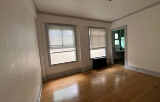 1305 NE 45 ST