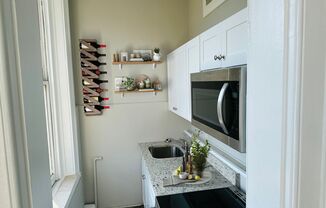 Studio, 1 bath, 300 sqft, $1,200, Unit Unit 3