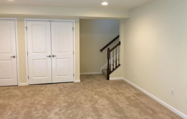 Gorgeous 3 BD/ 2.5 BA Townhouse Available in Wexford!